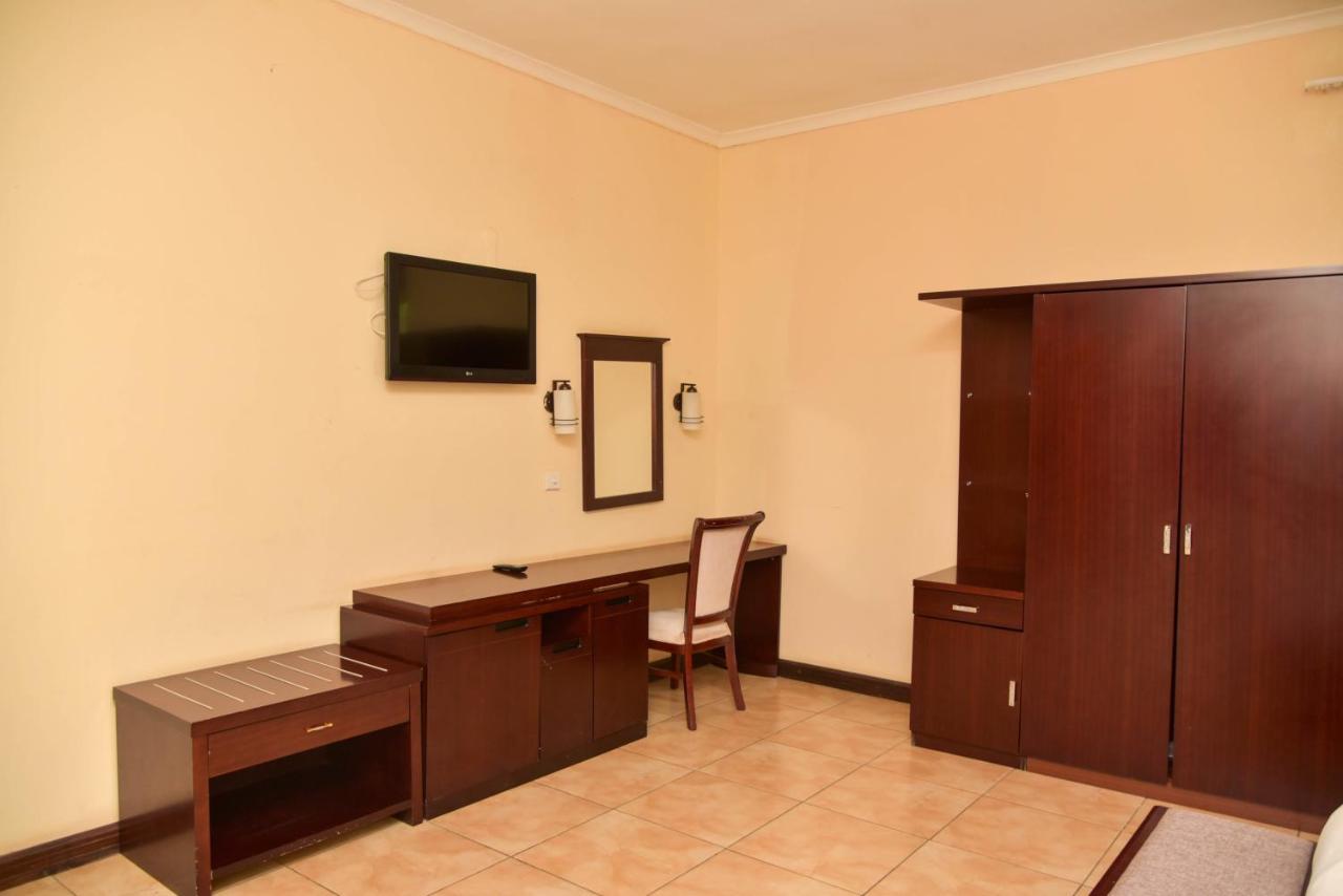Chamba Valley Exotic Hotel Lusaka Exterior photo