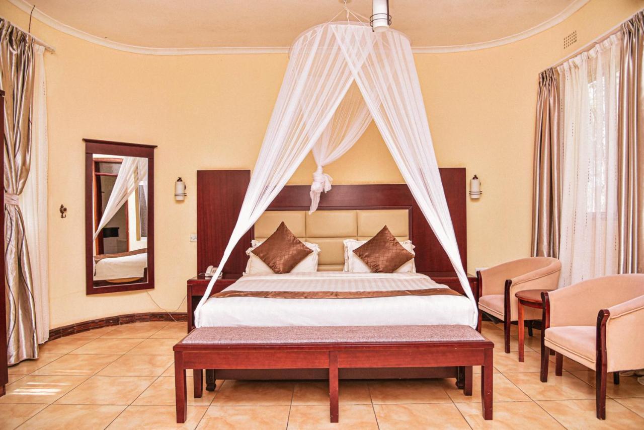 Chamba Valley Exotic Hotel Lusaka Exterior photo