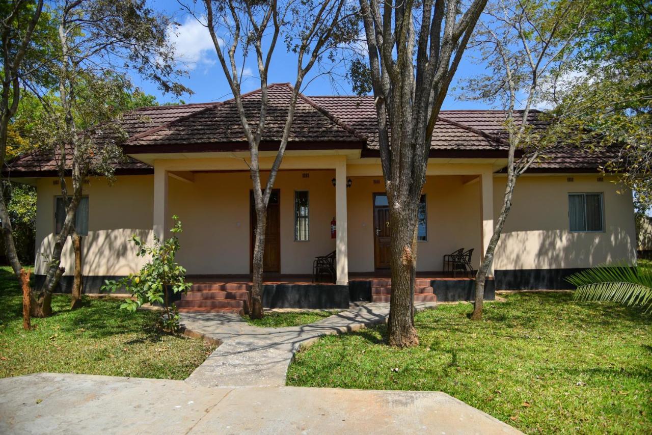 Chamba Valley Exotic Hotel Lusaka Exterior photo