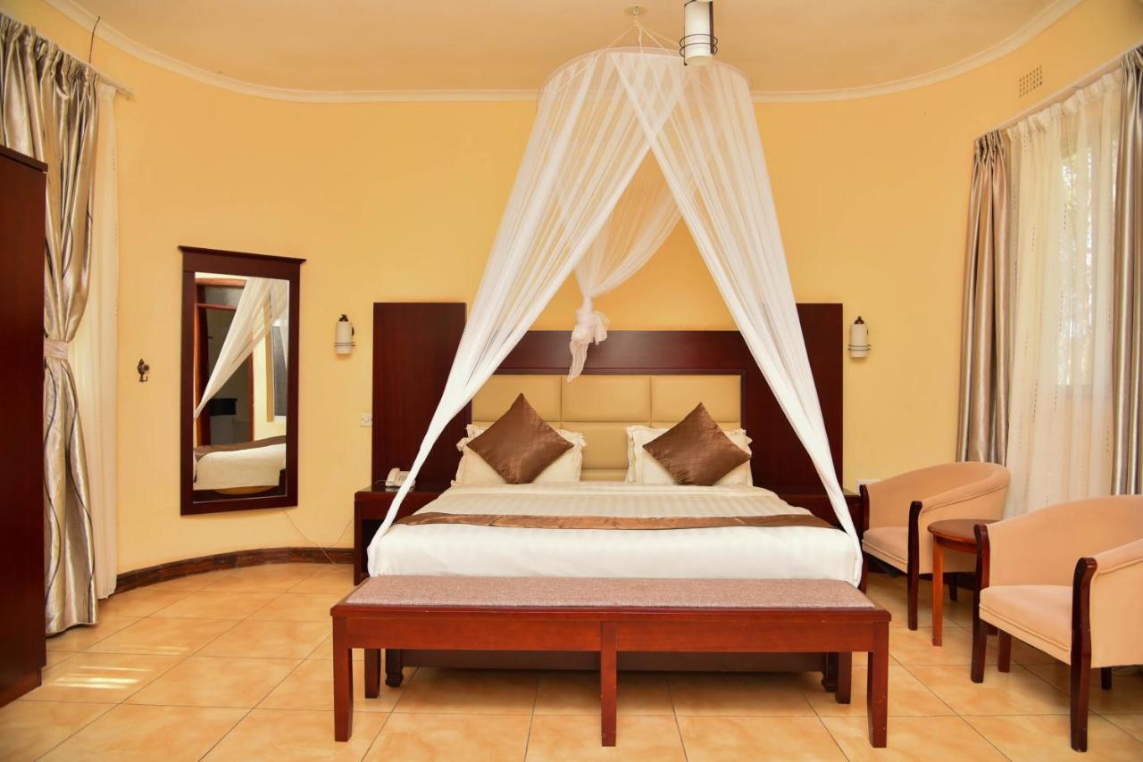 Chamba Valley Exotic Hotel Lusaka Exterior photo